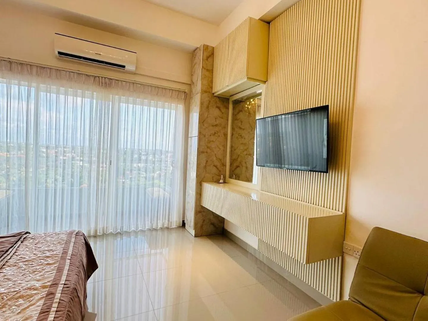Sea View Luxury Room In Negombo Apartment